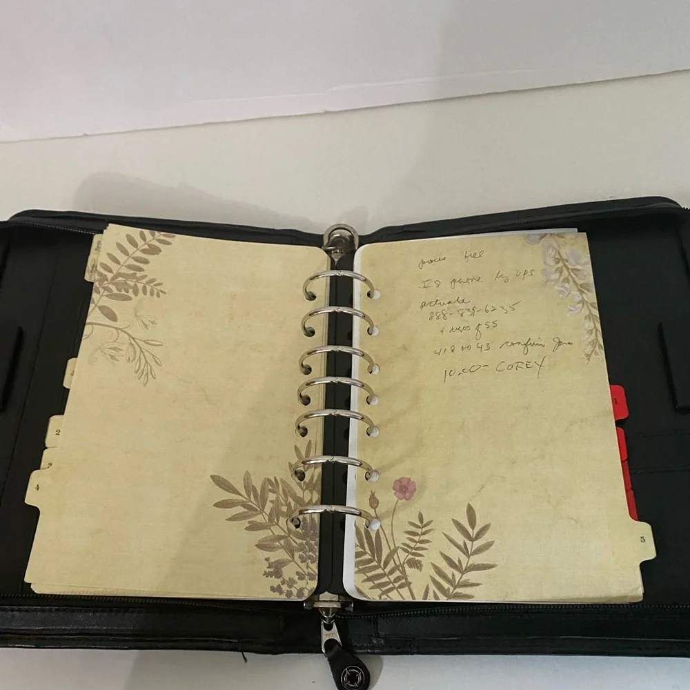 Vintage Franklin Covey Black Sleek Zipped 7 Ring Leather Planner CL12215